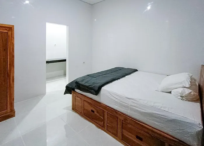 Hotel Widi Near Gwk Mitra Reddoorz 2*