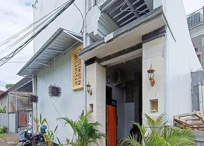 Widi Near Gwk Mitra Reddoorz Hotel 2*