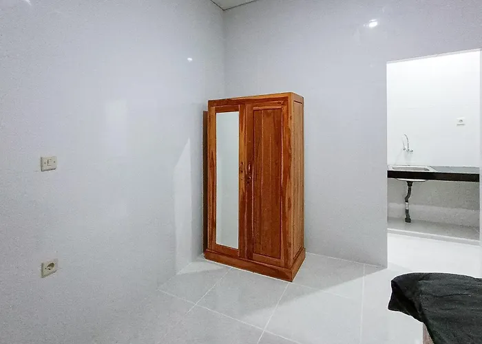 Hotel Widi Near Gwk Mitra Reddoorz 2*