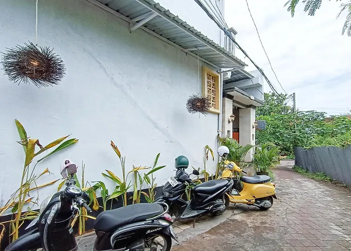 Widi Near Gwk Mitra Reddoorz Hotel Jimbaran
