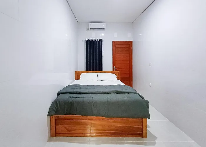 Widi Near Gwk Mitra Reddoorz 2*