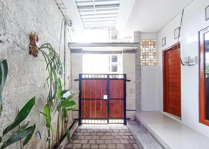 Widi Near Gwk Mitra Reddoorz 2*